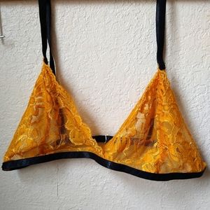 Four piece lace lingerie 😍